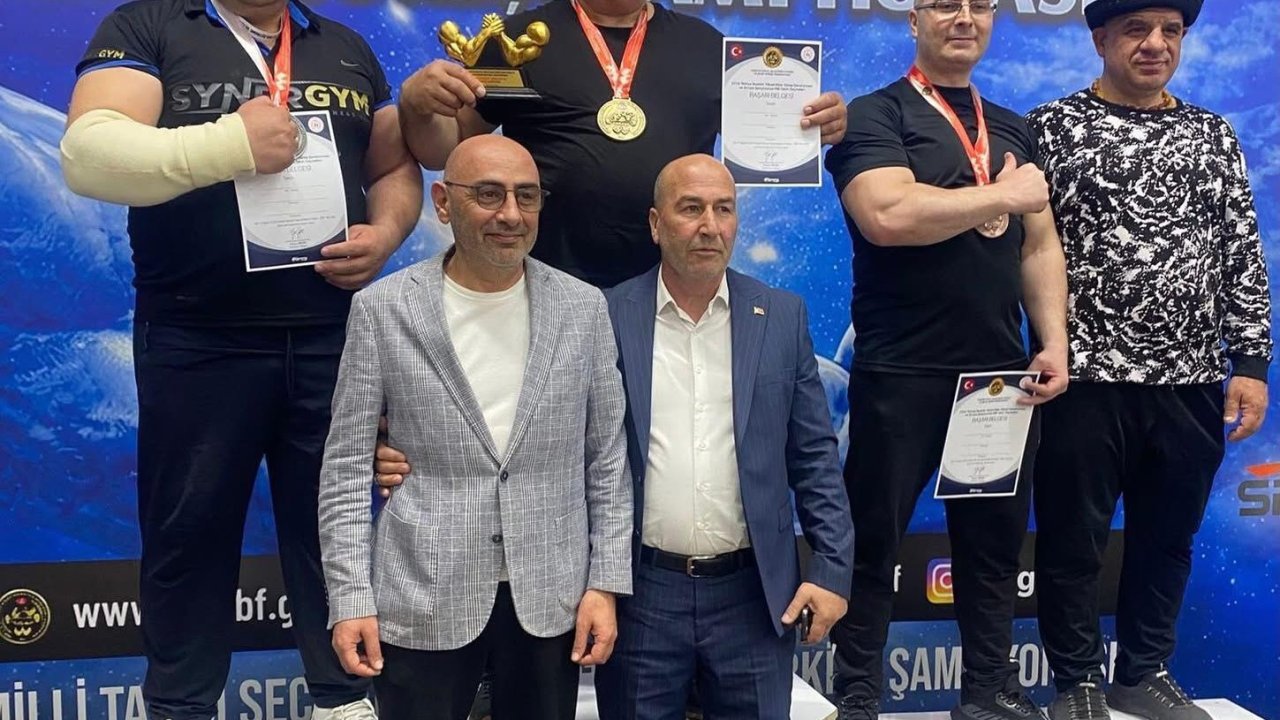 Bayburtlu sporcular Yalova’dan 2 şampiyonlukla döndü