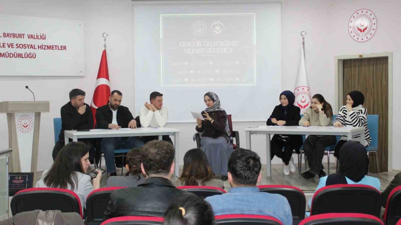 Bayburt’ta genç çiftlere yönelik aile temalı etkinlik düzenlendi