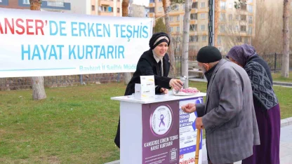 Bayburt’ta Kanser Haftası kapsamında bilgilendirme standı açıldı