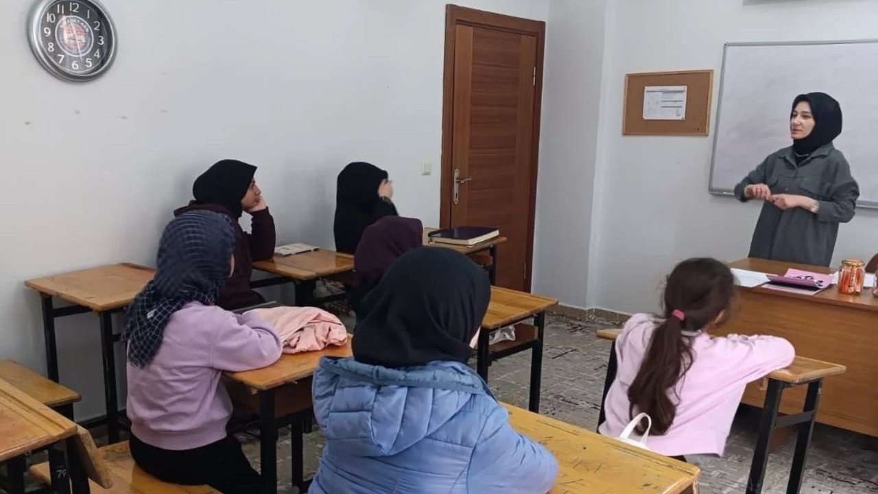 Bayburt’ta öğrencilere güzel ahlak anlatıldı