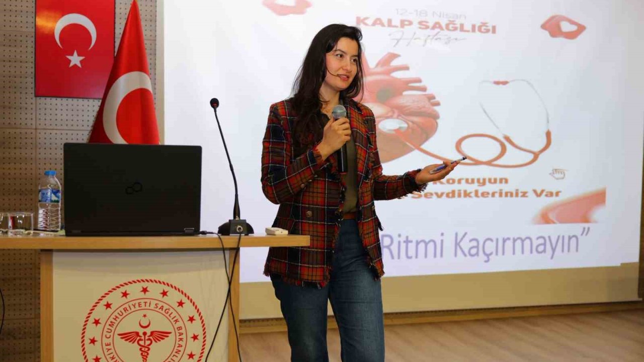 Bayburt’ta personele yönelik düzenlenen eğitimde kalp sağlığına dikkat çekildi