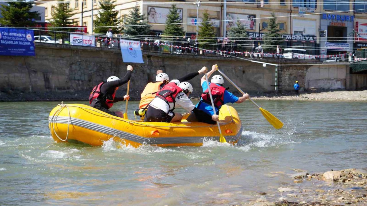 Bayburt’ta ’Üniversiteler Arası Rafting Türkiye Şampiyonası’ başladı