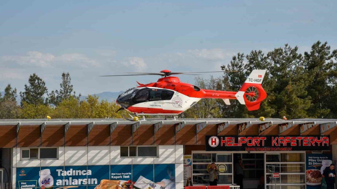 Baygın haldeki genç kızın yardımına ambulans helikopter yetişti