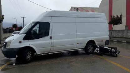 Bolu’da minibüs ile motosiklet çarpıştı: 1 yaralı