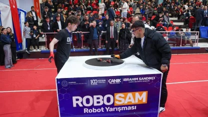 Canik’te gençler robotlarıyla sahneye çıkıyor