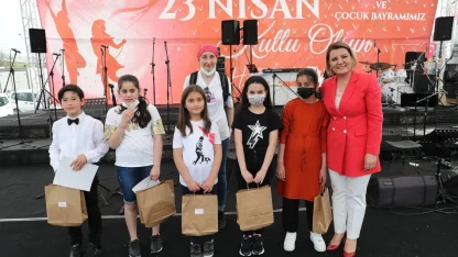 CHP’nin 23 Nisan tanıtımıyla ilgili Atatürk tepkisine cevap: "Çifte standart"