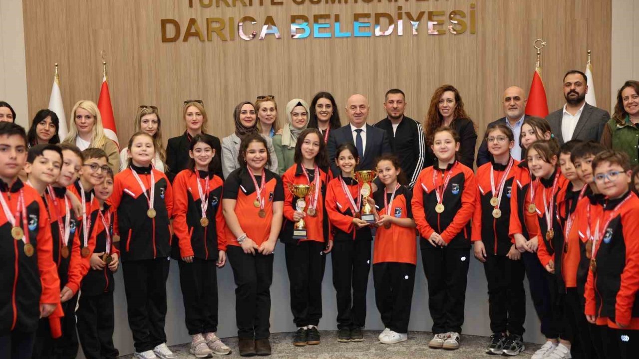 Darıca Belediyesi halk oyunları ekibi Kocaeli şampiyonu oldu