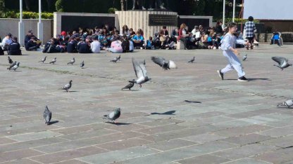 Dikkat dağıtan ortama rağmen dikkat çekmeyi başardılar
