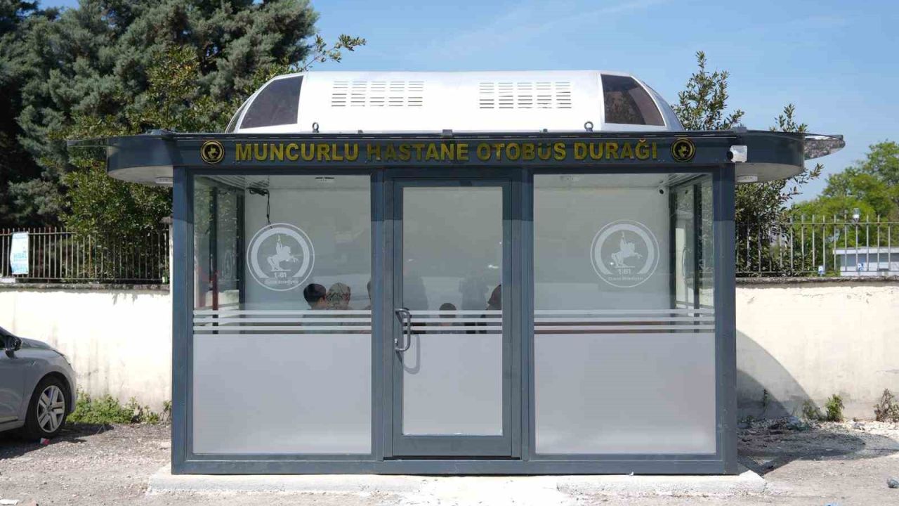 Düzce’de 7. akıllı durak hastane önüne konuldu