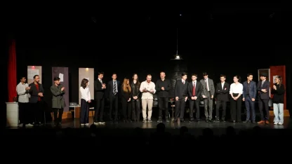 Erzurum Lisesi öğrencilerinden anlamlı sahne: "12 Öfkeli" büyük beğeni topladı