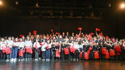 Erzurum’da çocuklar gönlünce bayramlarını kutladı