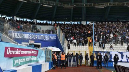 Erzurumspor tribünlerinden anlamlı mesaj: "Ücretsiz taramanı yaptır, yaşam kaliteni artır"
