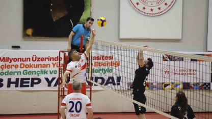 Gençlik Haftası kapsamında kurumlar arası voleybol turnuvası başladı