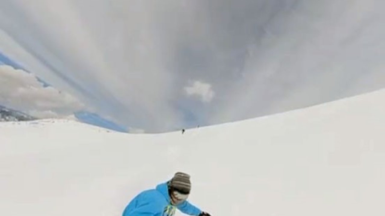 Giresun yaylalarında nisan ayında snowboard keyfi