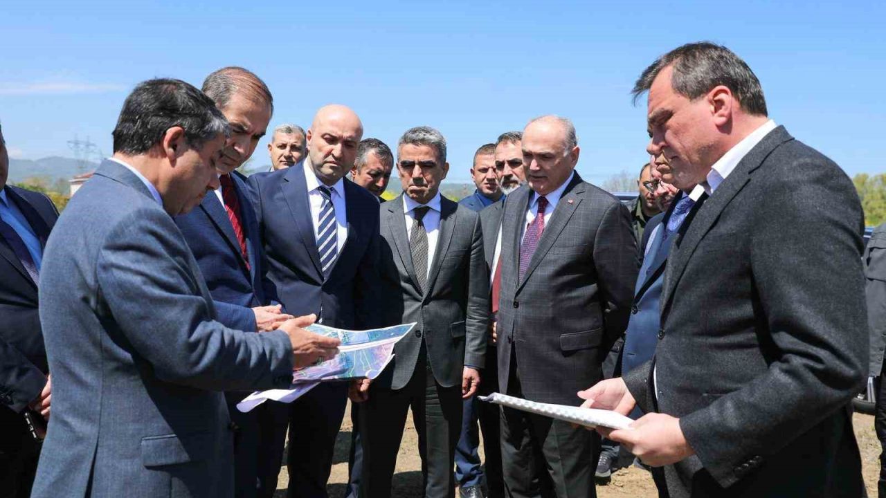 Gümrük Müdürlüğü proje sahası bakanlık heyetiyle incelendi