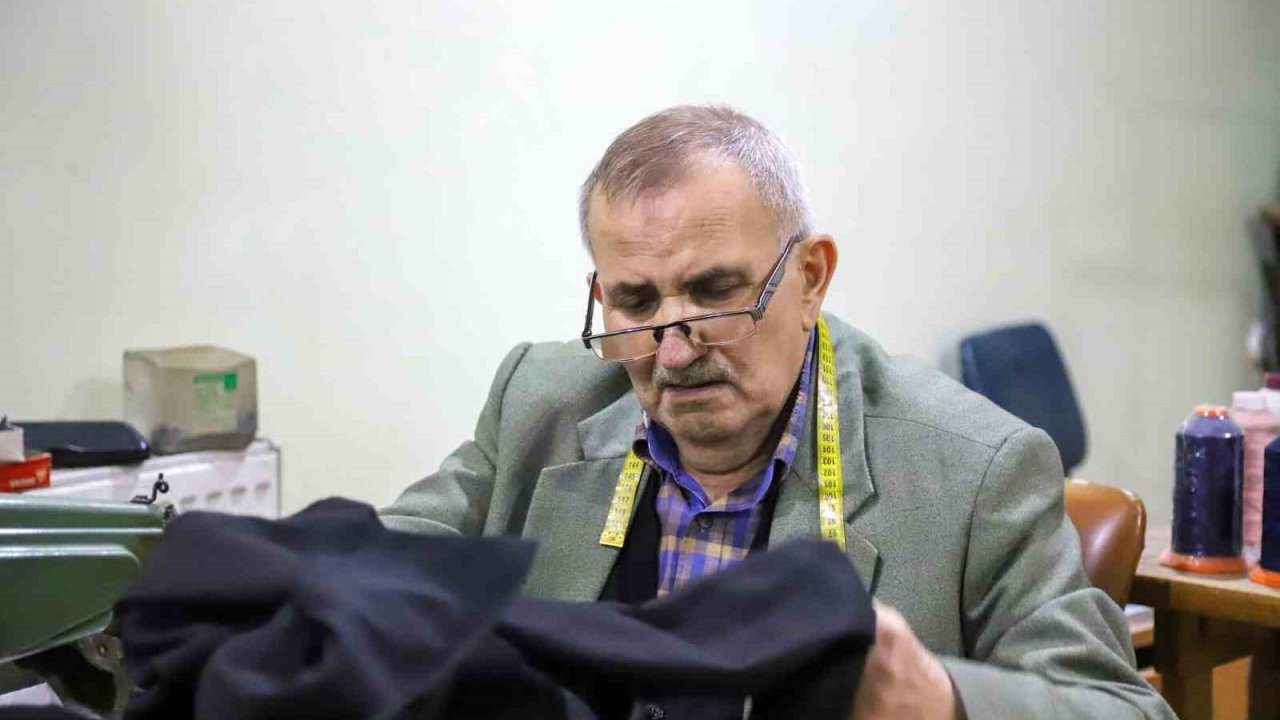 Gümüşhane’nin çınarlarından İlyas Aslan’ın 56 yıllık meslek yolculuğu