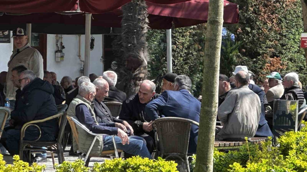 Günler sonra güneşi gören Sakaryalılar soluğu dışarıda aldı