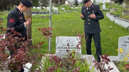Jandarma şehit Gökmen’i kabri başında andı