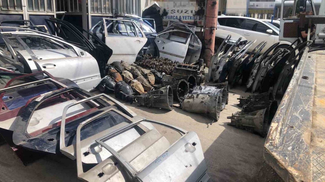 Kaçak oto parçasıyla 2 milyonluk haksız kazanç hedefleniyordu, polis "dur" dedi