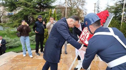Karabük’te 89. yıl kutlamaları çelenk sunma töreniyle başladı