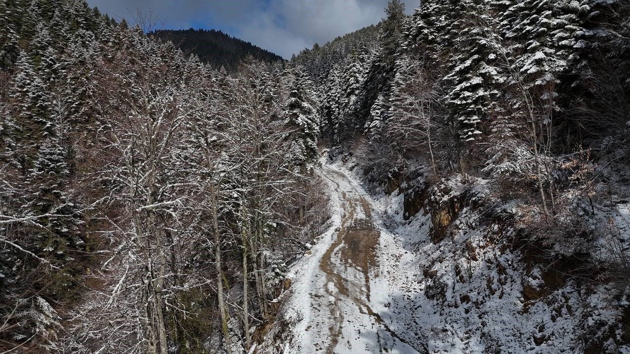 Karabük’ün beyaza bürünen yüksek kesimleri dronla görüntülendi