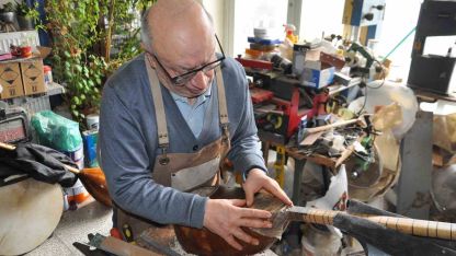 Kars’ta 73 yaşındaki usta, kaybolan "tar" geleneği için çırak arıyor