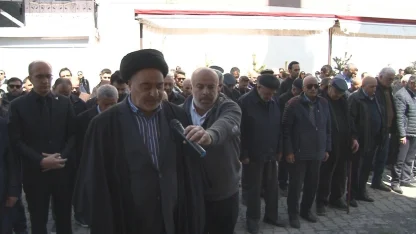 Kars’ta Kahramanmaraş’taki okul saldırısının acısı paylaşıldı: Gıyabi cenaze namazı ve anlamlı yürüyüş