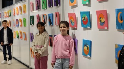 Kartepe’de minik ressamların eserleri Sanat Evi’nde sergileniyor