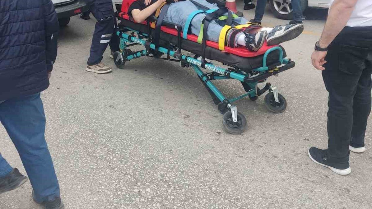 Kastamonu’da motosiklet otomobile çarptı: 1 yaralı