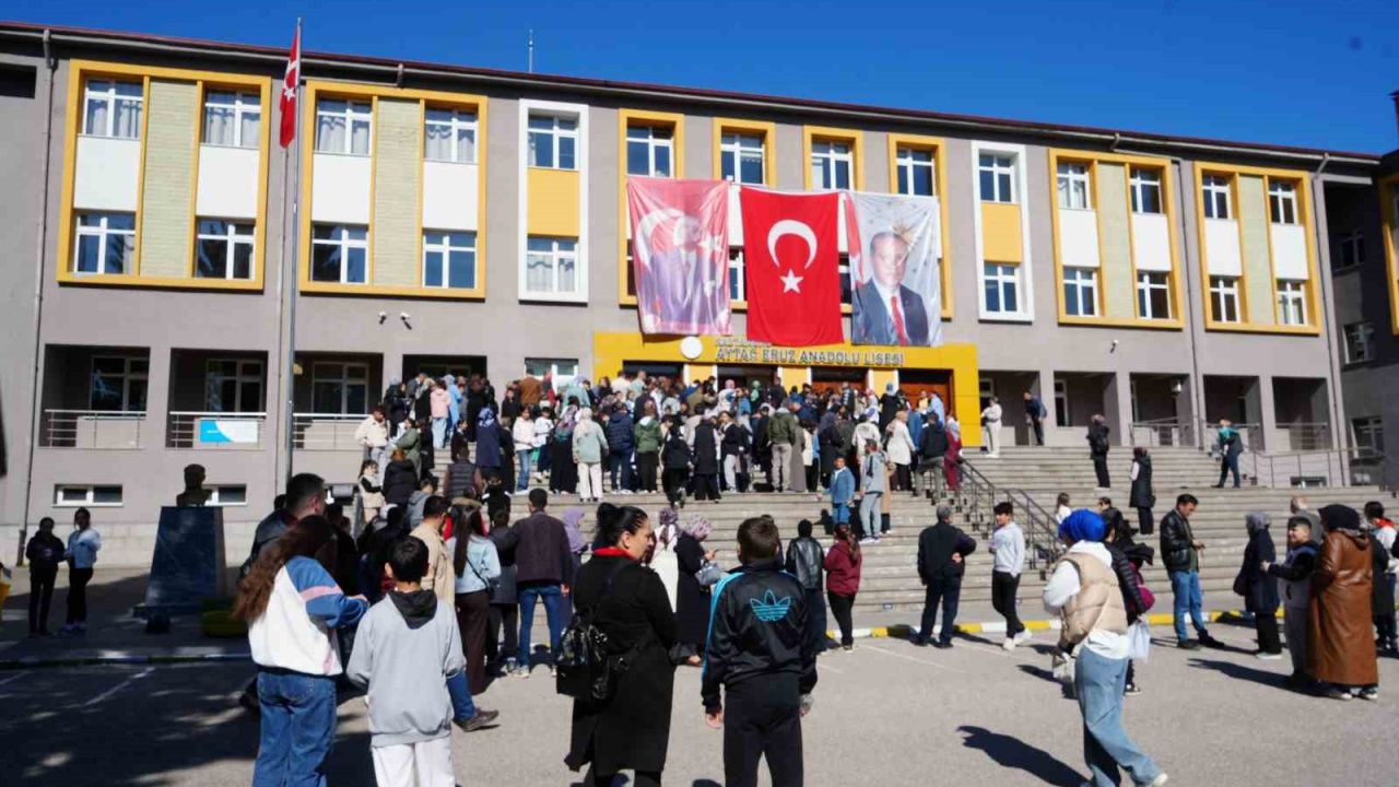 Kastamonu’da öğrencilerin bursluluk sınavı heyecanı başladı