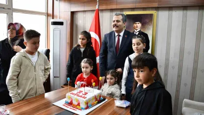 Kaymakamlıktan 23 Nisan’da doğan çocuklar için jest