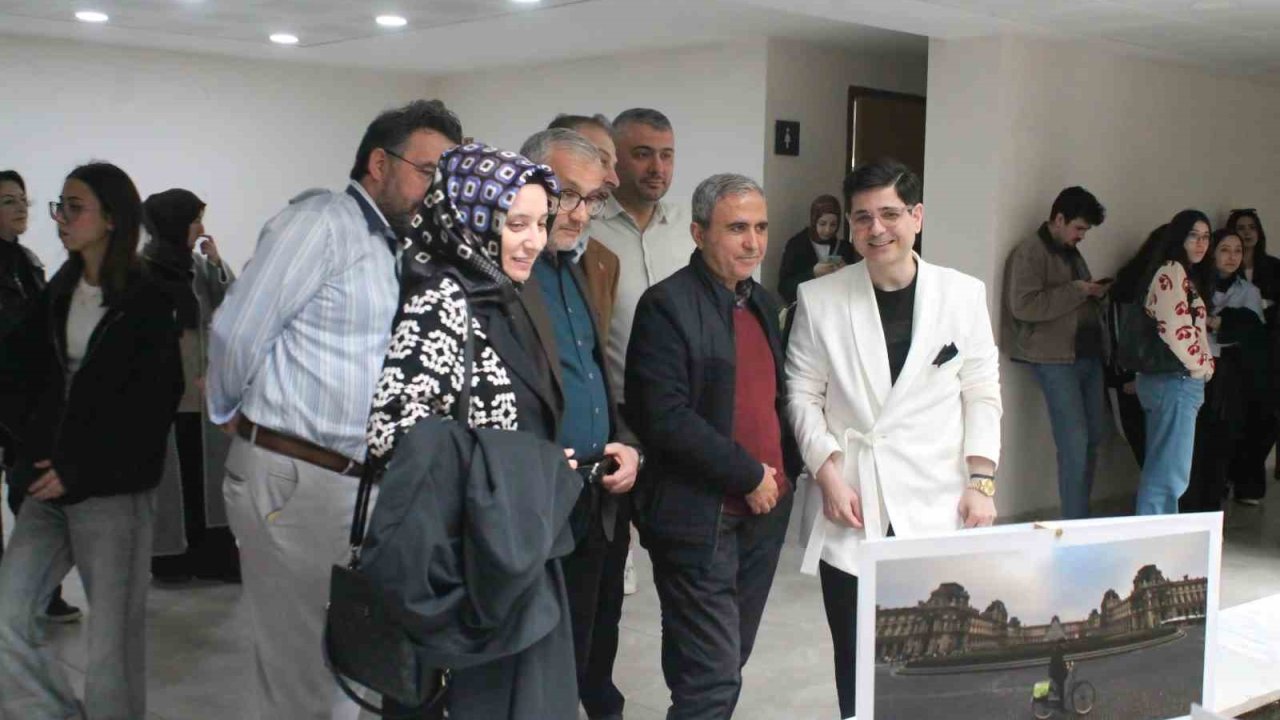 "Kent Düşleri" sergisi sanatseverlerle buluştu