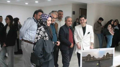 "Kent Düşleri" sergisi sanatseverlerle buluştu