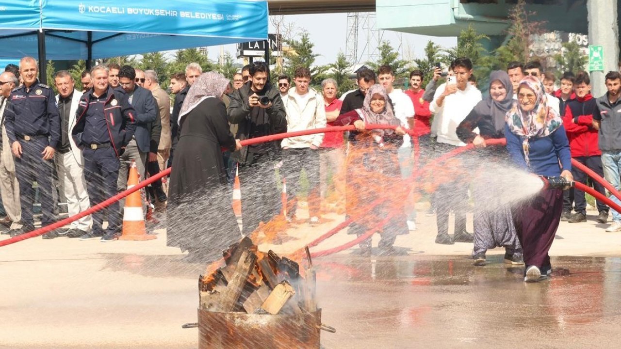 Kırsalda yangına ilk müdahale kadınlardan