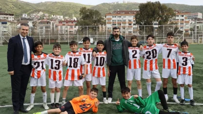 Körfez’de 23 Nisan futbol turnuvasının şampiyonu Atatürk Ortaokulu oldu