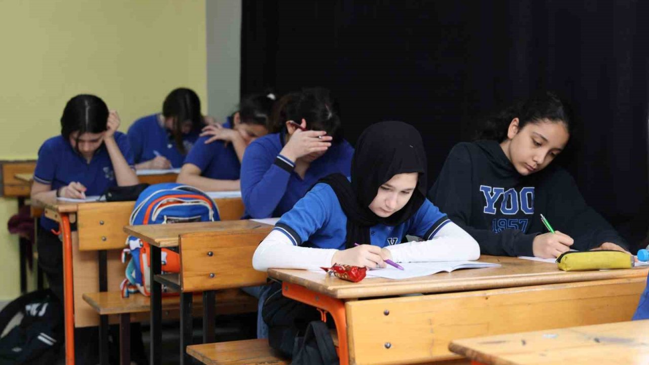 Körfez’de 4 bin 777 öğrenciye ücretsiz deneme sınavı desteği