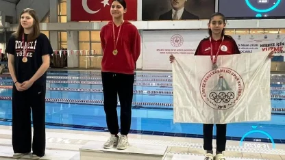 Körfezli genç yüzücüler TDT yüzme elemelerinde bölge birincisi oldu
