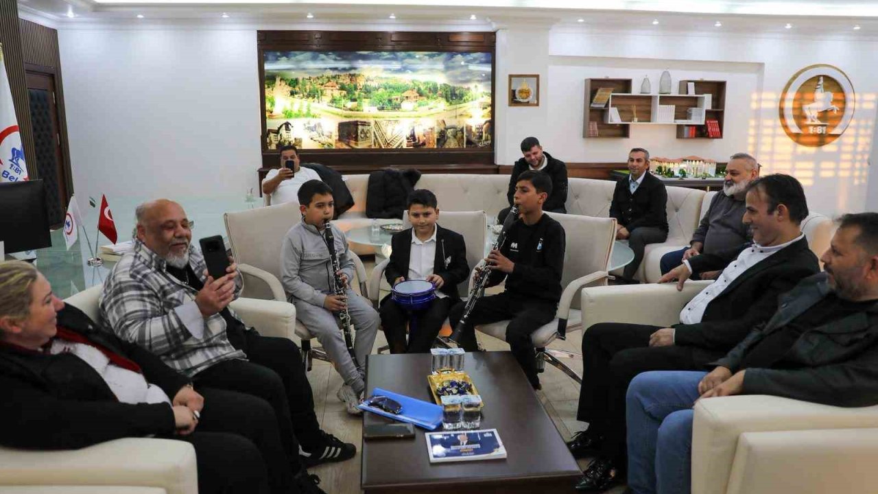 Küçük müzisyenlere Başkandan destek sözü