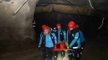 Maden ocağındaki göçük tatbikatı gerçeği aratmadı