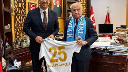 MHP’li Yurdagül’den lider Bahçeli’ye şampiyonluk ziyareti: Erzurumspor forması takdim edildi