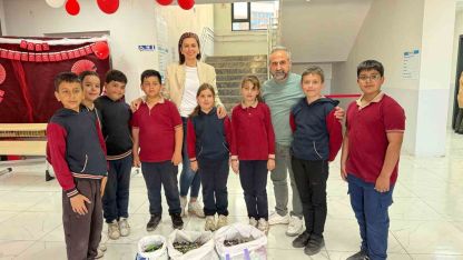 Minik öğrencilerden anlamlı proje: kapı kapı dolaşıp atık pil topladılar