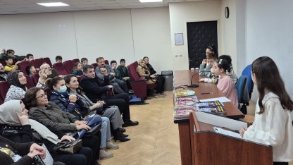 Minik yazarlardan büyük davranış: Kitaplarını sattılar, köy okuluna umut oldular