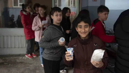 Öğrencilere 23 Nisan’da döner ikramı