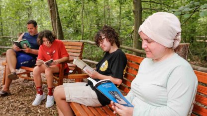 Orman Kütüphanesi’nde kuş sesleri eşliğinde okuma keyfi