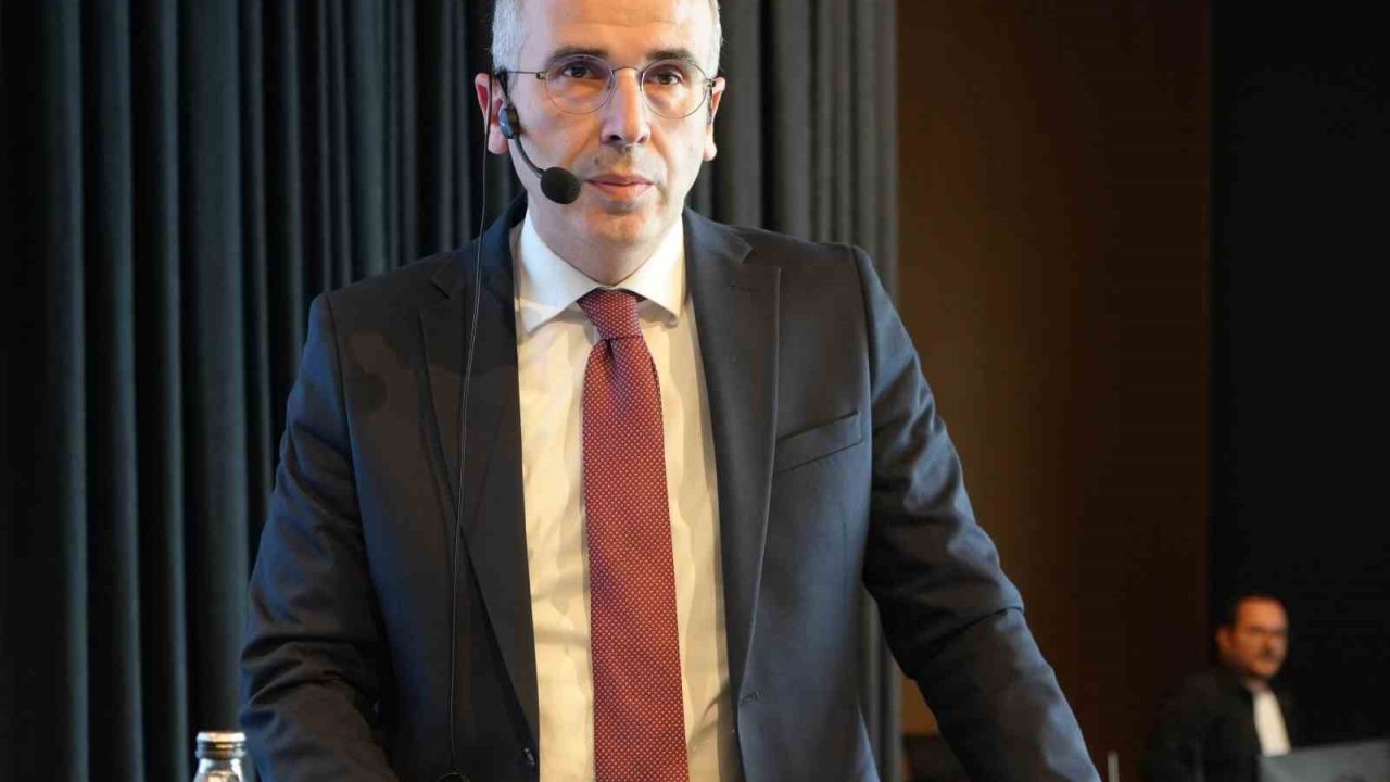 Perçin: "Borç stokumuz 17 milyardan 6,7 milyara düştü"