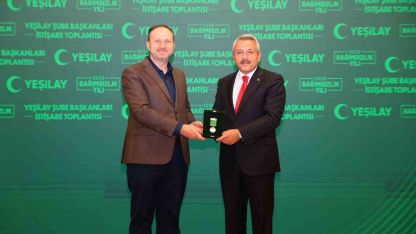 Rize Valisi Baydaş’a Yeşilay’dan ’Bağımsızlık Neferleri Üstün Hizmet Madalyası’