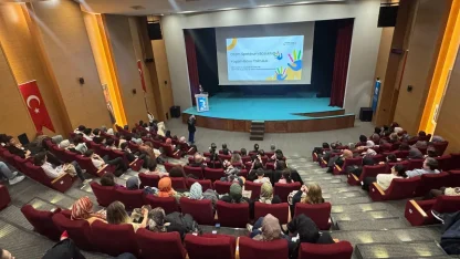 Sakarya’da "Otizmi Anlamak" paneli düzenlendi