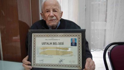 Sakarya’nın 100 yaşındaki dönercisi 84 yıldır mesleğini sürdürüyor