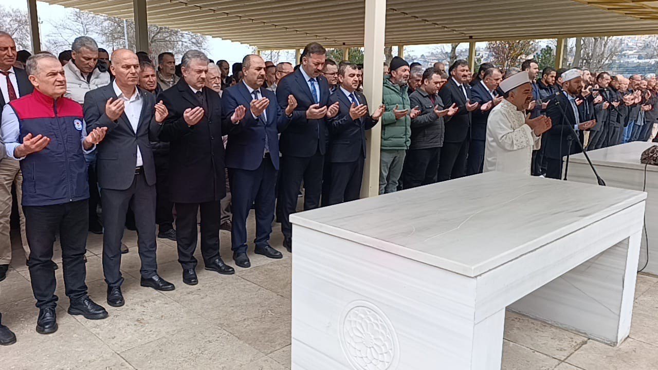 Saldırılarda hayatını kaybedenler için gıyabi cenaze namazı kılındı