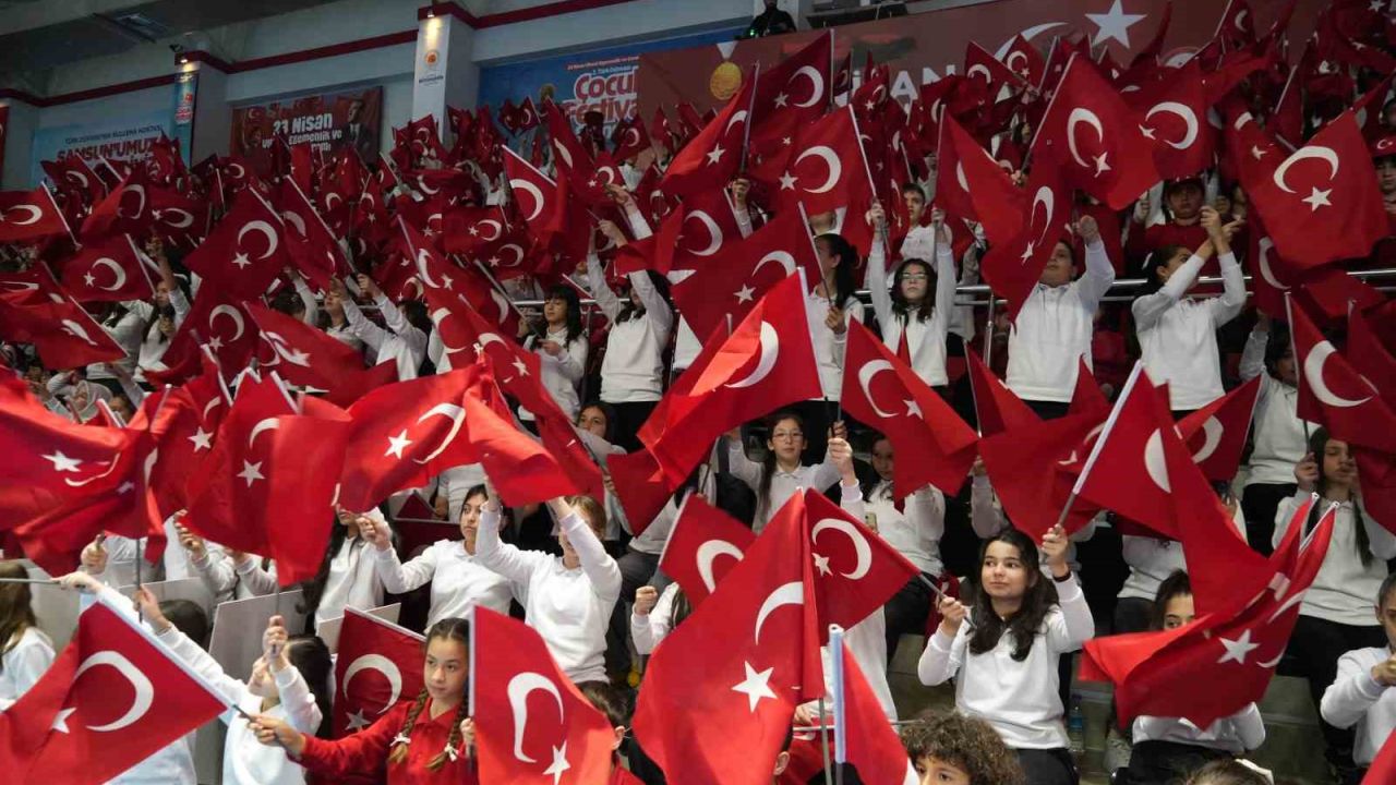 Samsun’da 23 Nisan, dünya çocuklarıyla kutlandı